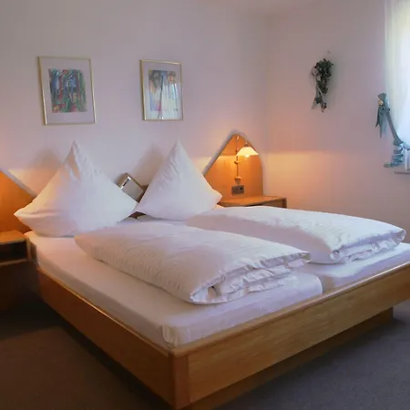 Hotel Retterath Am Nuerburgring 3*