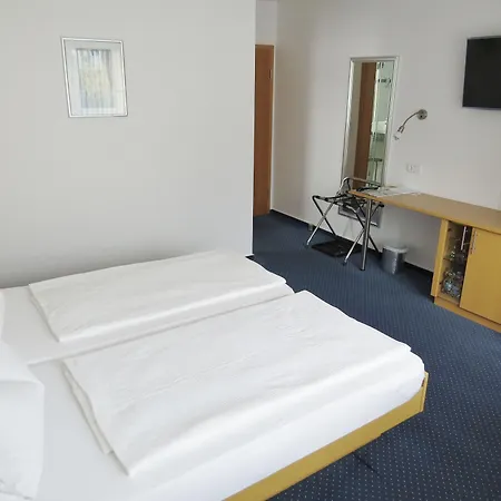 Otel Retterath Am Nuerburgring 3*